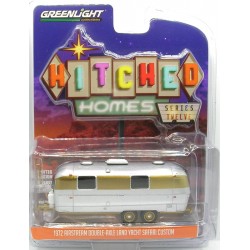 Greenlight 1972 Airstream Double-Axle Land Yacht Safari Custom